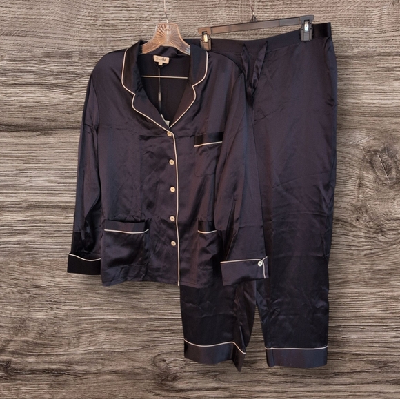 Lilysilk Chic Trimmed women Silk Pajamas Set - Picture 7 of 9